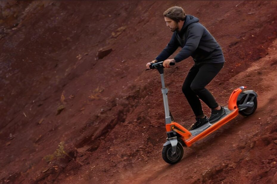 还在纠结买哪款电动滑板车？TankTorq TK2双电机600W×2、45km续航、IPX6防水、EBS能量回收……一文看懂它为何成为城市通勤与周末越野的首选。